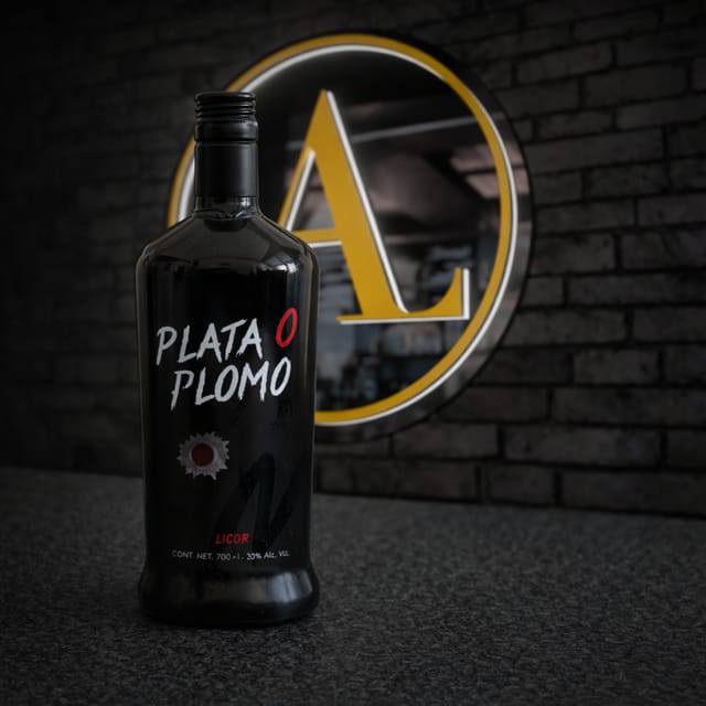 Plata o Plomo Botella